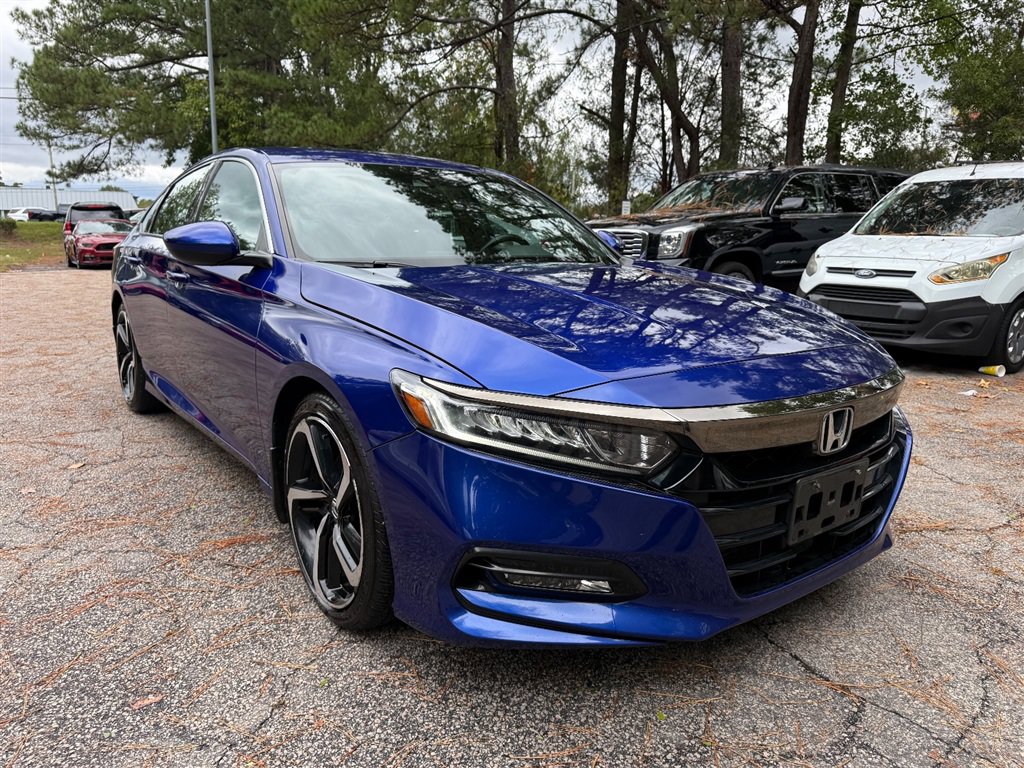 Used 2018 Honda Accord Sport image 3