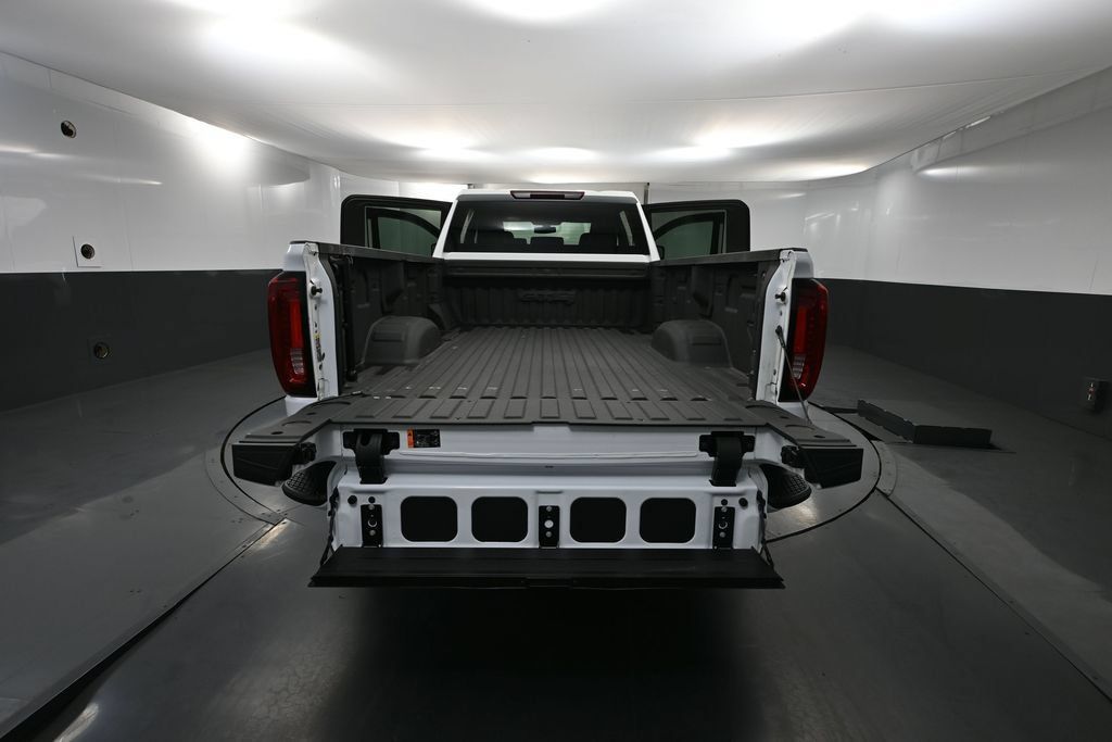 Used 2022 GMC Sierra 2500 AT4 w/ Snow Plow Prep/Camper Package AWD/4WD image 32
