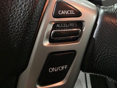 Used 2019 Nissan Titan S image 6