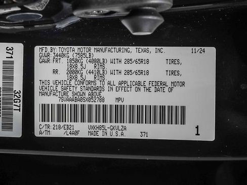 Used 2025 Toyota Sequoia TRD Pro AWD/4WD image 31