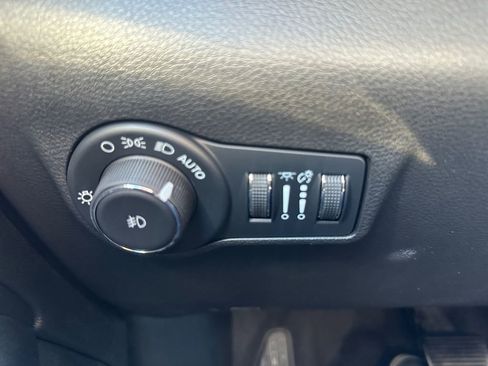 New 2026 Jeep Compass Latitude AWD/4WD image 18