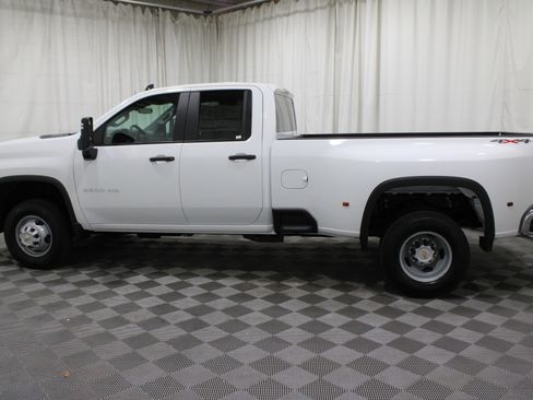 New 2026 Chevrolet Silverado 3500 W/T image 32