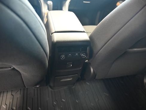 Used 2019 GMC Acadia SLE AWD/4WD image 26