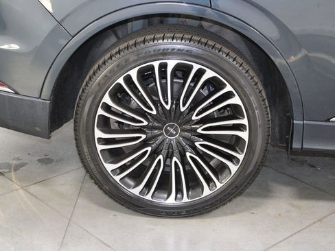 Used 2023 Lincoln Aviator Black Label w/ Dynamic Handling Package image 14