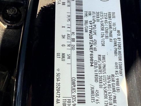 Used 2022 Ford F250 Platinum w/ FX4 Off-Road Package image 41