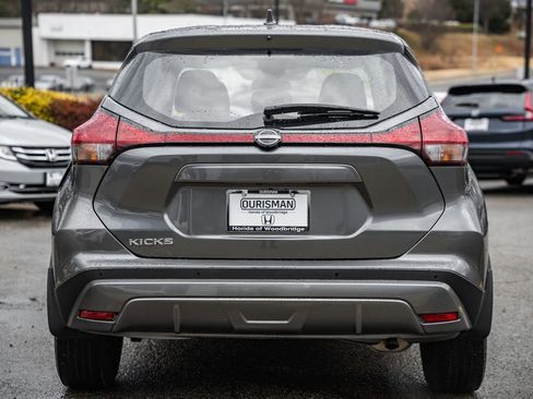 Used 2022 Nissan Kicks S image 5