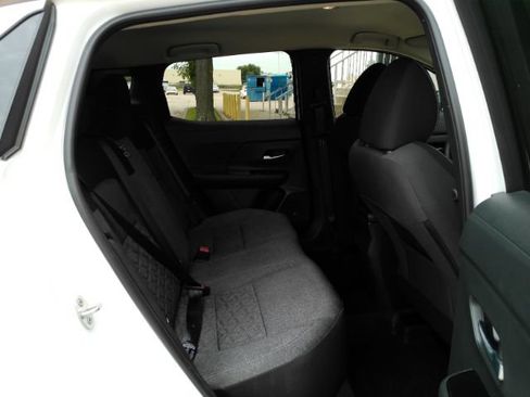 Used 2025 Nissan Kicks SV FWD image 23