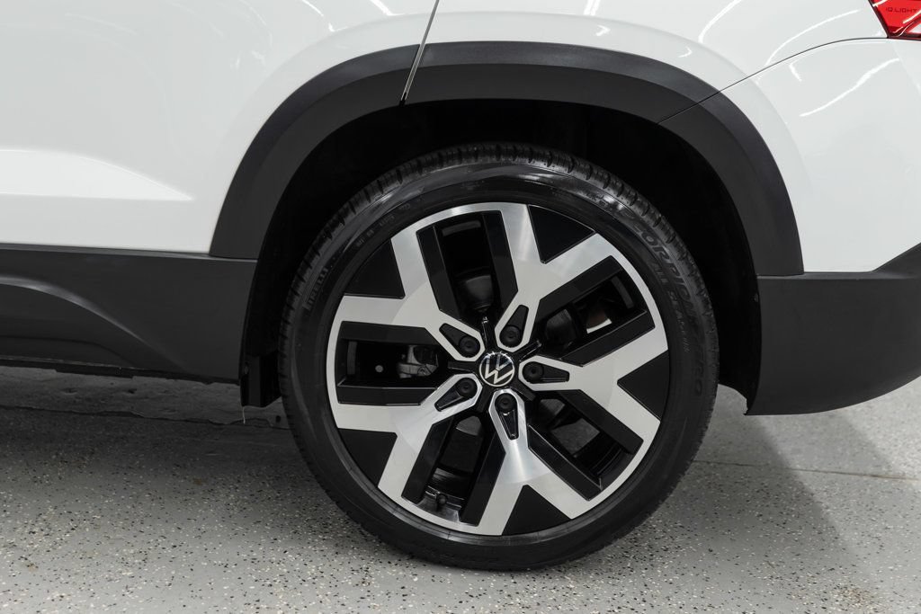 Used 2023 Volkswagen Taos SEL AWD/4WD image 33