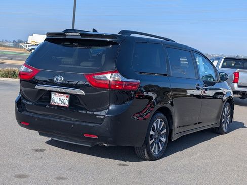 Used 2020 Toyota Sienna Limited Premium image 14