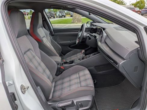 Used 2022 Volkswagen GTI SE FWD image 27