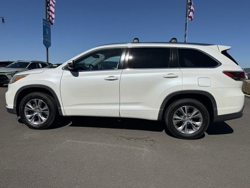 Used 2015 Toyota Highlander XLE image 6