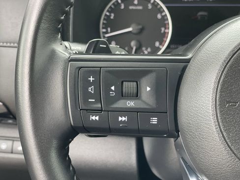 Used 2025 Nissan Pathfinder SV AWD/4WD image 29