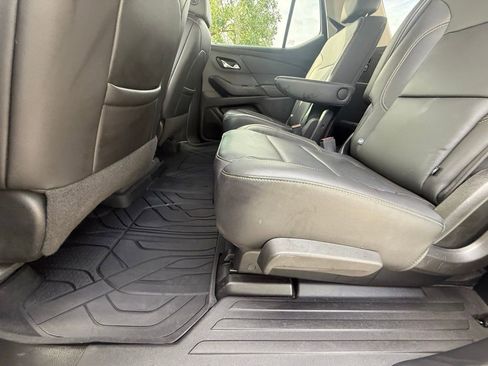 Used 2020 Chevrolet Traverse RS image 28