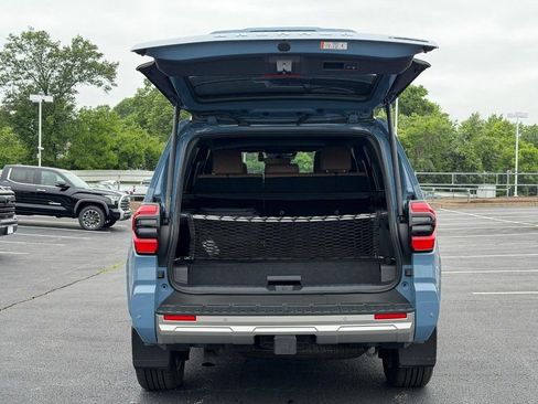 Used 2025 Toyota 4Runner Limited AWD/4WD image 4