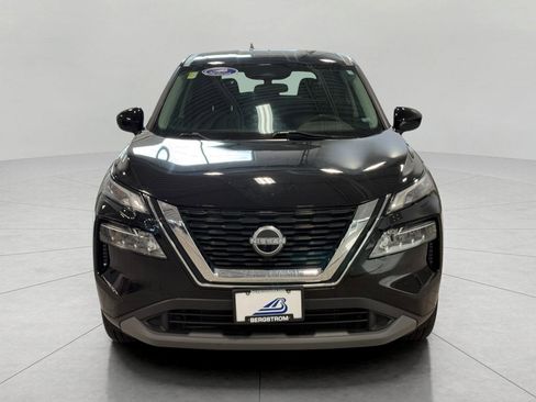 Used 2023 Nissan Rogue SV image 3