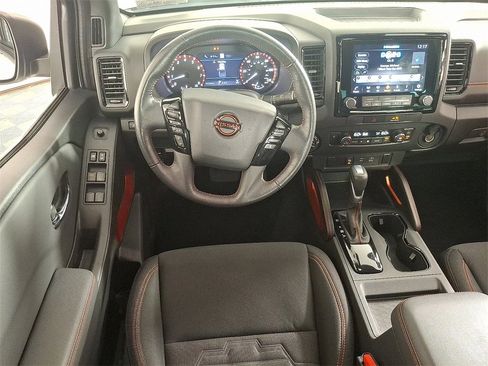Used 2022 Nissan Frontier PRO-4X w/ Technology Package image 2