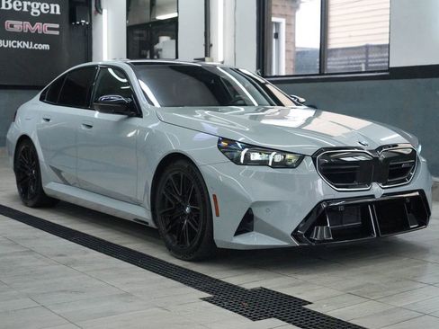 Used 2025 BMW M5 w/ Executive Package AWD/4WD image 3
