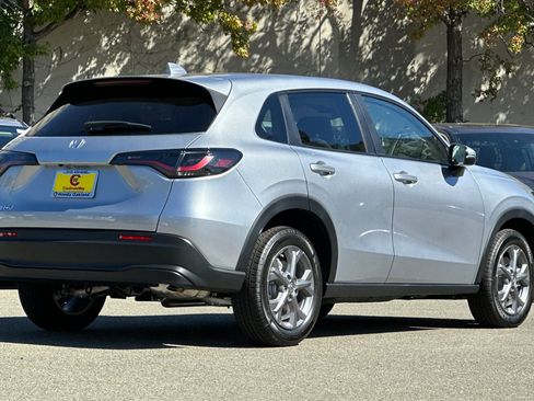 New 2026 Honda HR-V LX image 4