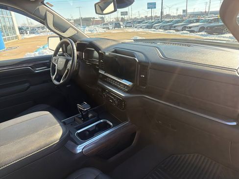 Used 2023 Chevrolet Silverado 1500 LTZ image 30