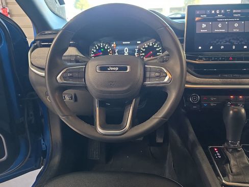 Used 2024 Jeep Compass Latitude AWD/4WD image 16