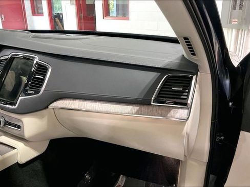 Certified 2024 Volvo XC90 T8 Ultimate w/ Protection Package Premier AWD/4WD image 20