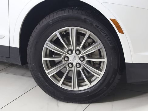 Used 2018 Cadillac XT5 Luxury w/ Driver Awareness Package FWD image 15