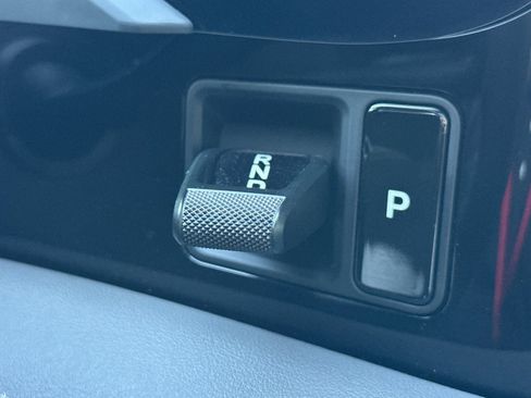 Used 2022 Porsche Taycan image 21