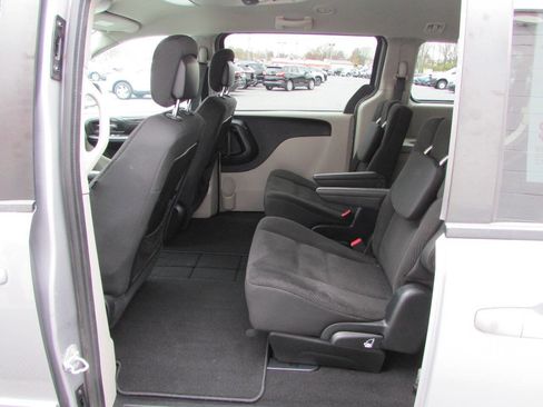 Used 2017 Dodge Grand Caravan SE w/ Power Window Group image 5