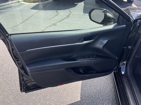 Used 2023 Toyota Camry SE FWD image 14