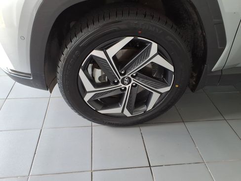 Certified 2024 Hyundai Tucson Limited AWD/4WD image 9