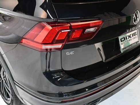 Used 2022 Volkswagen Tiguan SE R-Line image 16