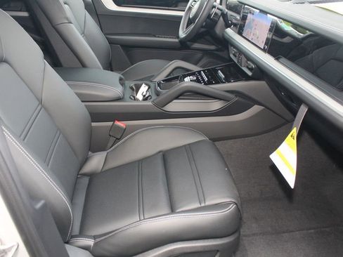 New 2026 Porsche Cayenne E-Hybrid AWD/4WD image 26