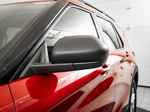 Used 2021 Ford Explorer XLT image 17