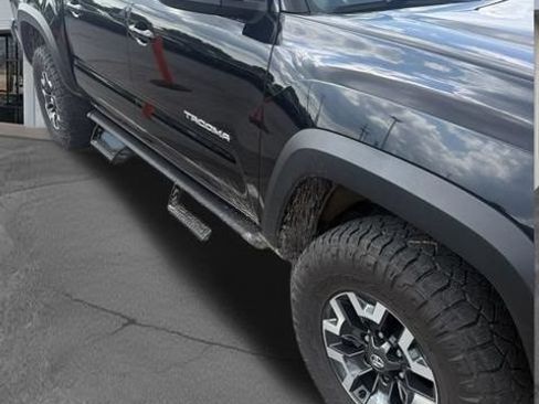 Used 2022 Toyota Tacoma TRD Off-Road AWD/4WD image 2