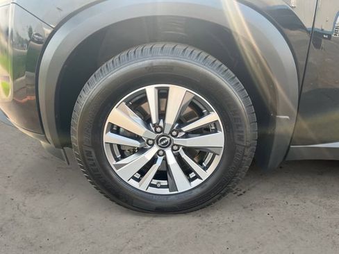 Used 2023 Nissan Pathfinder SL AWD/4WD image 9