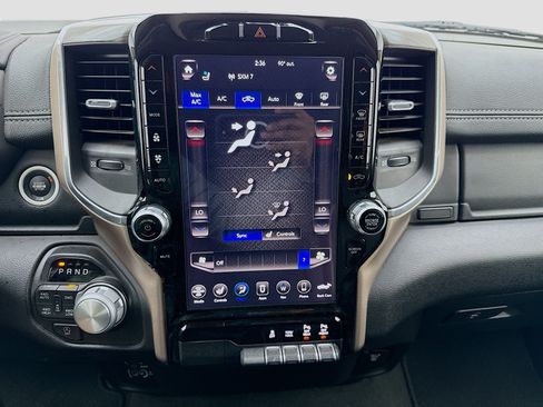 Used 2019 RAM 1500 Laramie AWD/4WD image 12