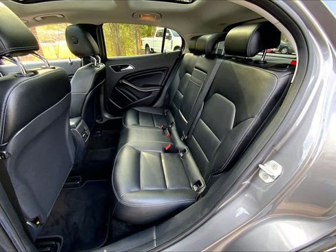 Used 2015 Mercedes-Benz GLA 250 4MATIC image 19