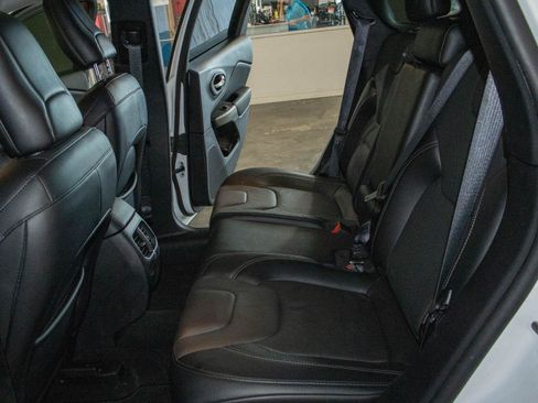 Used 2021 Jeep Cherokee Limited AWD/4WD image 14