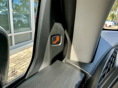 Certified 2022 Honda Odyssey Touring image 28