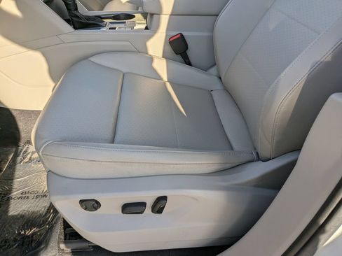Used 2023 Volkswagen Atlas SE w/ Panoramic Sunroof Package FWD image 17