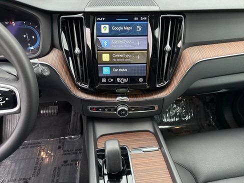 Certified 2023 Volvo XC60 B5 Plus w/ Climate Package image 16