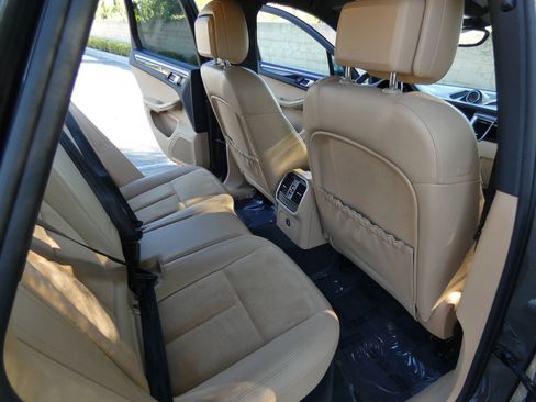 Used 2018 Porsche Macan Sport Edition image 23