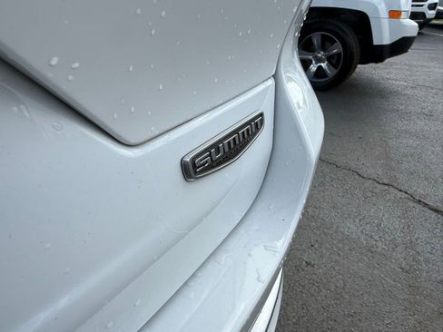 Used 2022 Jeep Grand Cherokee Summit AWD/4WD image 43