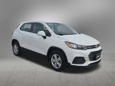 Used 2020 Chevrolet Trax LS image 8