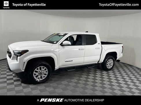 Used 2026 Toyota Tacoma SR5 AWD/4WD image 2