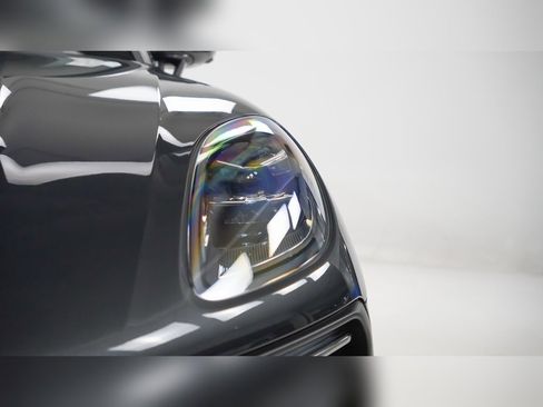 Used 2025 Porsche Macan image 7