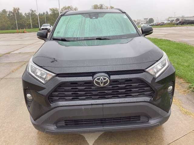 Used 2020 Toyota RAV4 XLE w/ Convenience Package AWD/4WD image 3