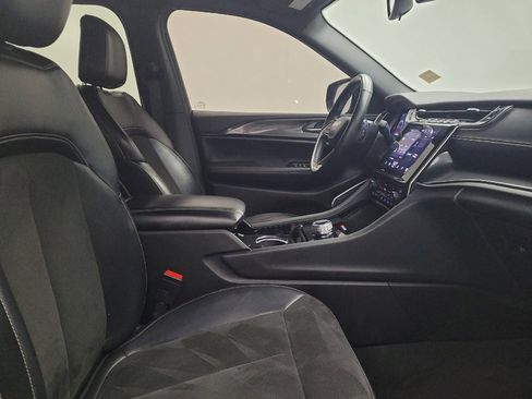 Used 2022 Jeep Grand Cherokee L Laredo image 21