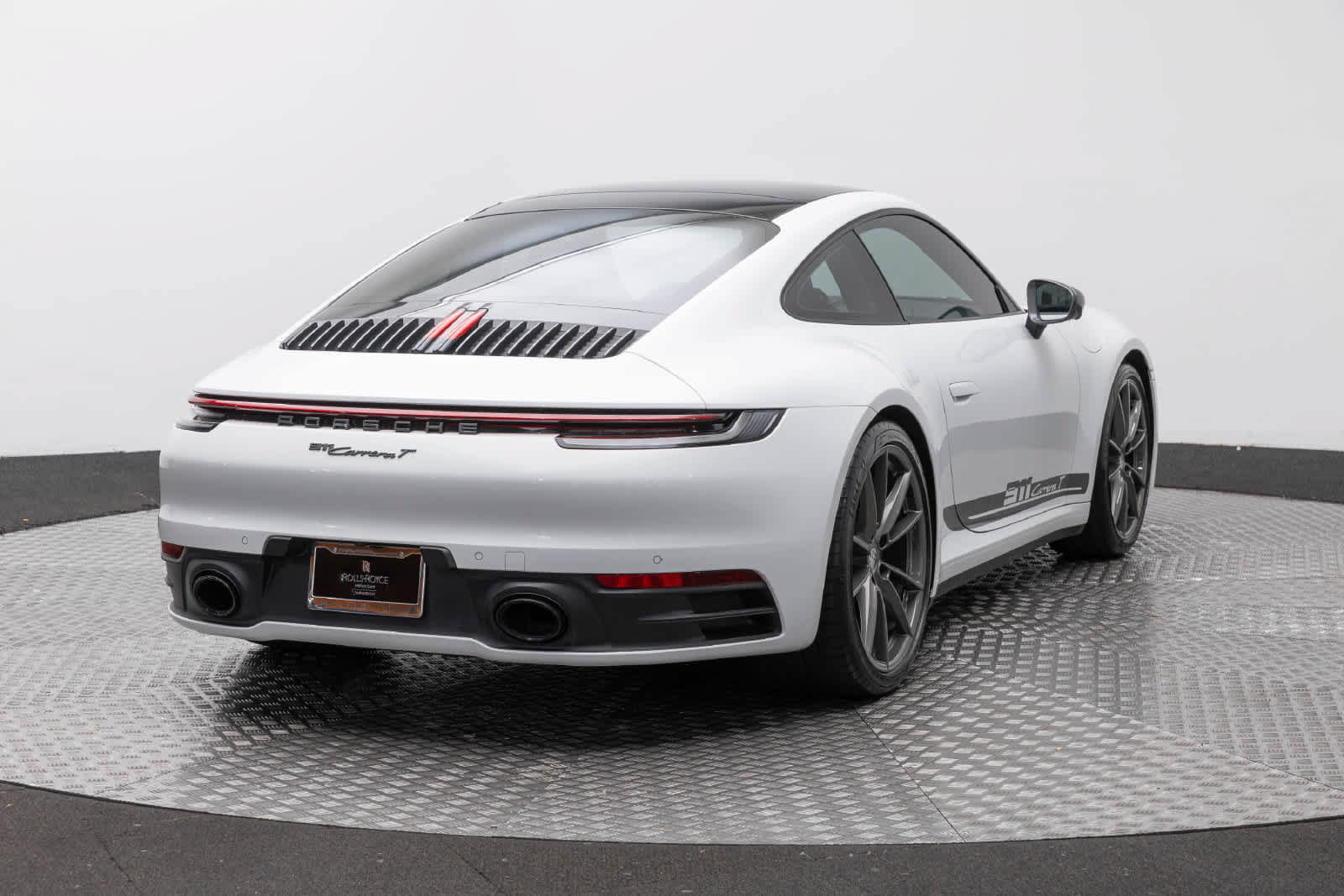 Used 2024 Porsche 911 Carrera T RWD image 21