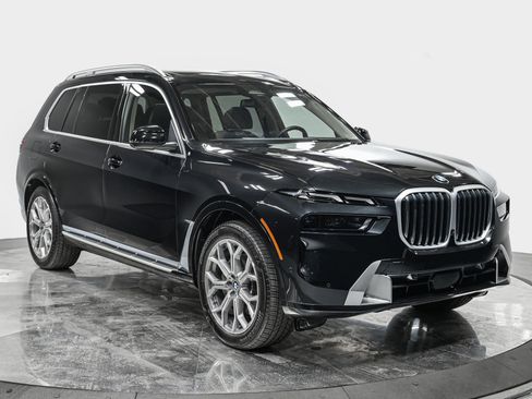 Used 2026 BMW X7 xDrive40i image 9